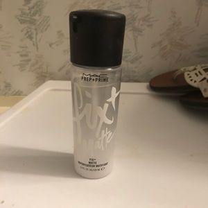 MAC Prep and Prime/Fix+ Matte spray